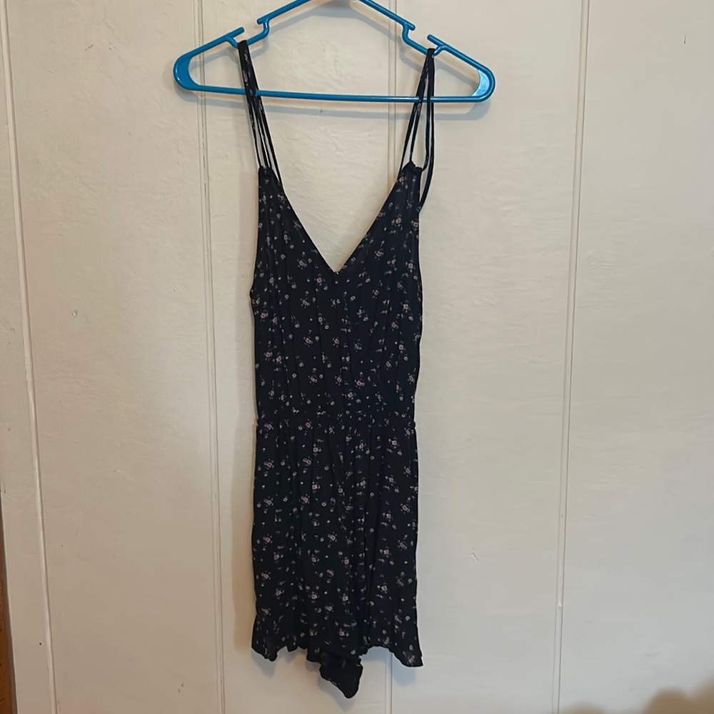 Size small American Eagle floral romper